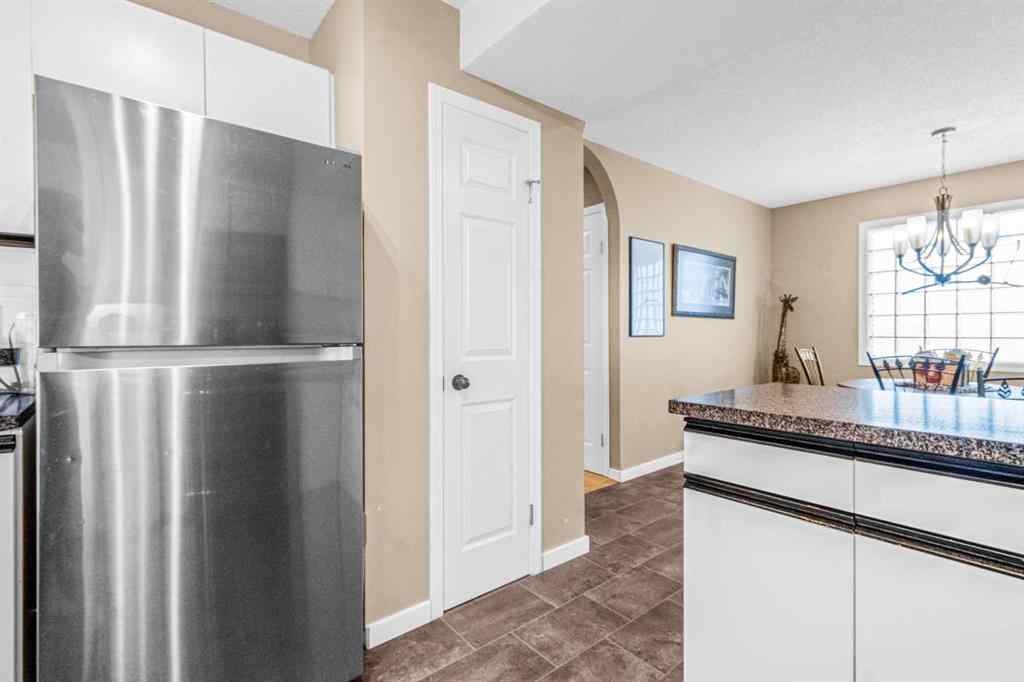 MLS® A2256636 - 924 19 Avenue NW in Mount Pleasant Calgary, Residential
