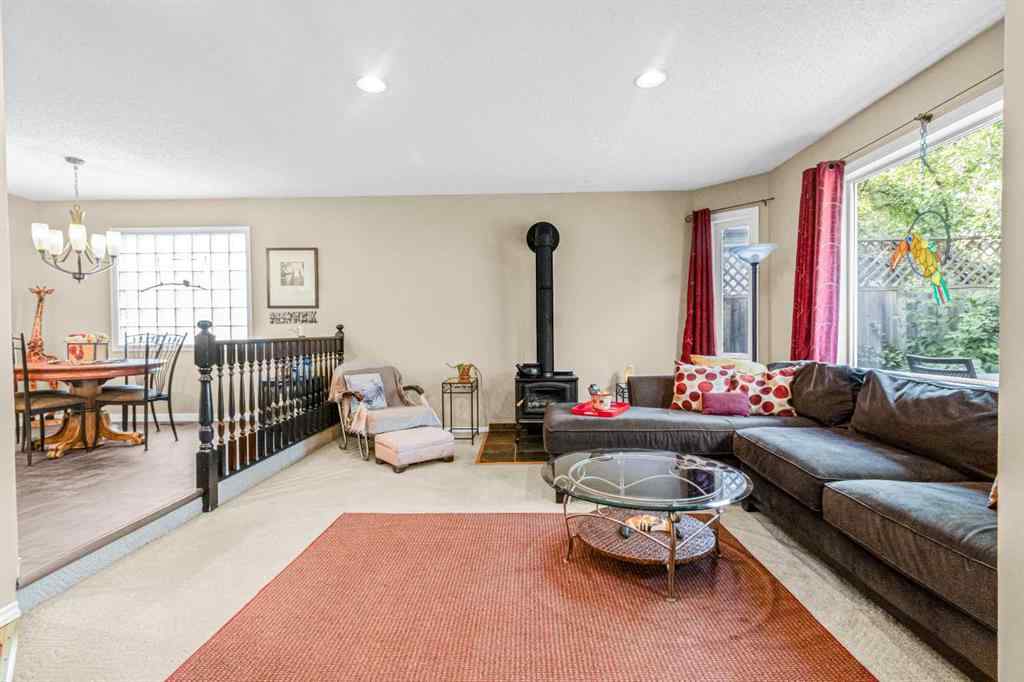 MLS® A2256636 - 924 19 Avenue NW in Mount Pleasant Calgary, Residential