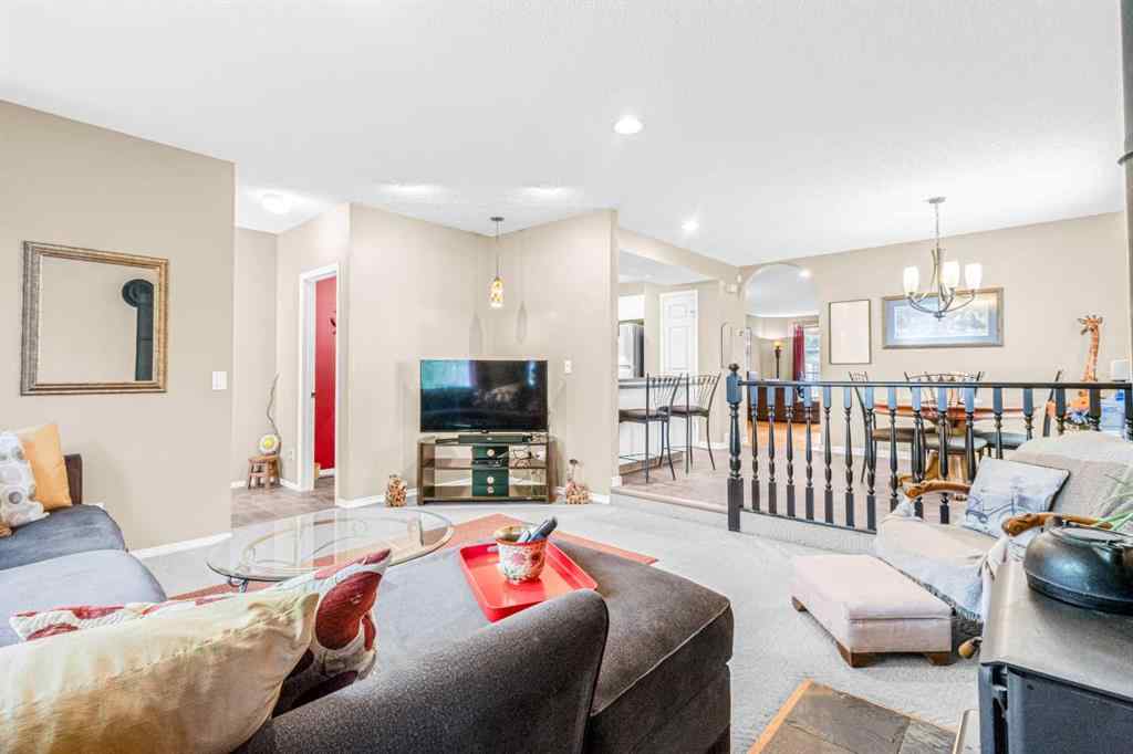 MLS® A2256636 - 924 19 Avenue NW in Mount Pleasant Calgary, Residential