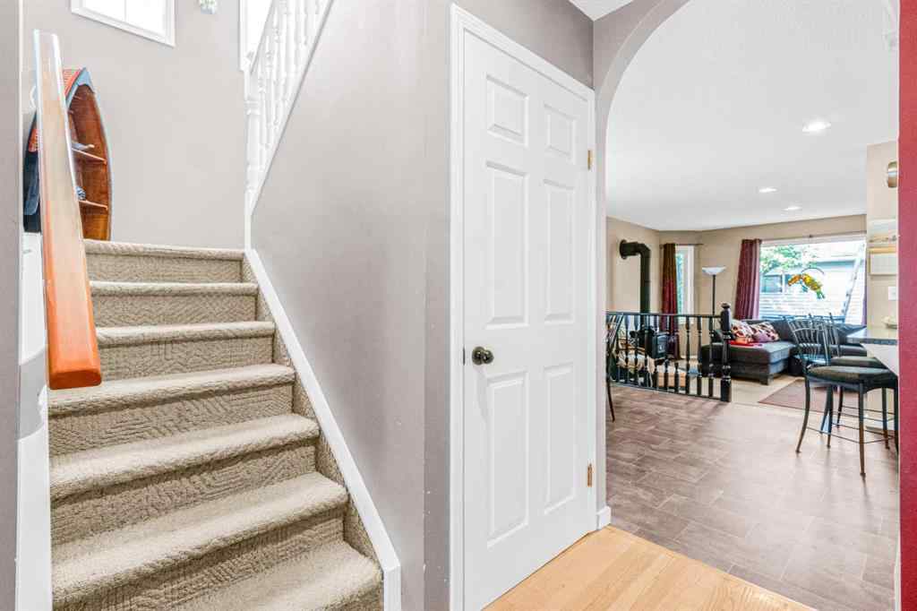 MLS® A2256636 - 924 19 Avenue NW in Mount Pleasant Calgary, Residential