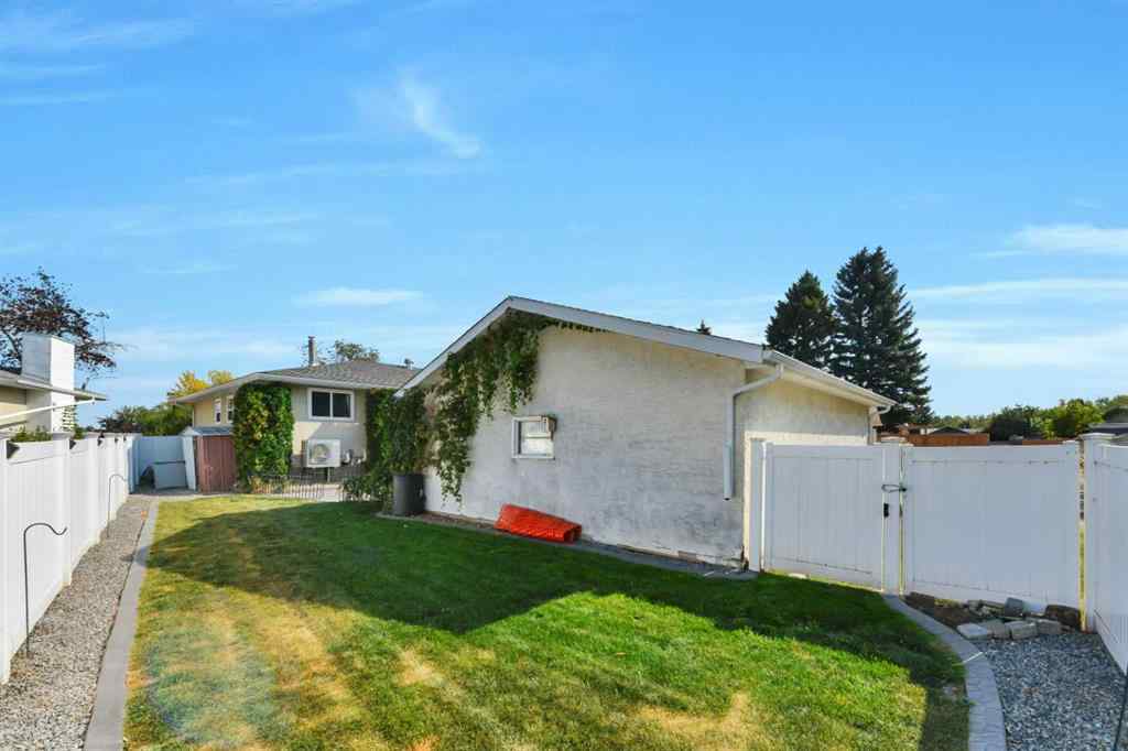 MLS® A2256637 - 25 Odstone Green  in Oriole Park Red Deer, Residential