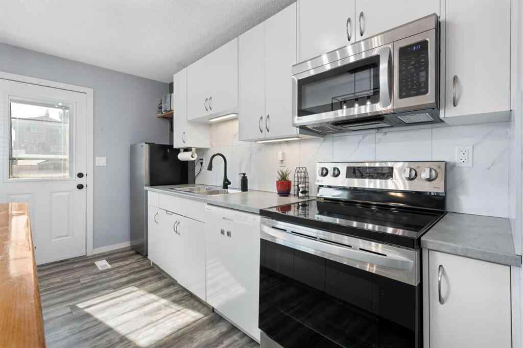 MLS® A2256640 - 186 Citadel Acres Close NW in Citadel Calgary, Residential