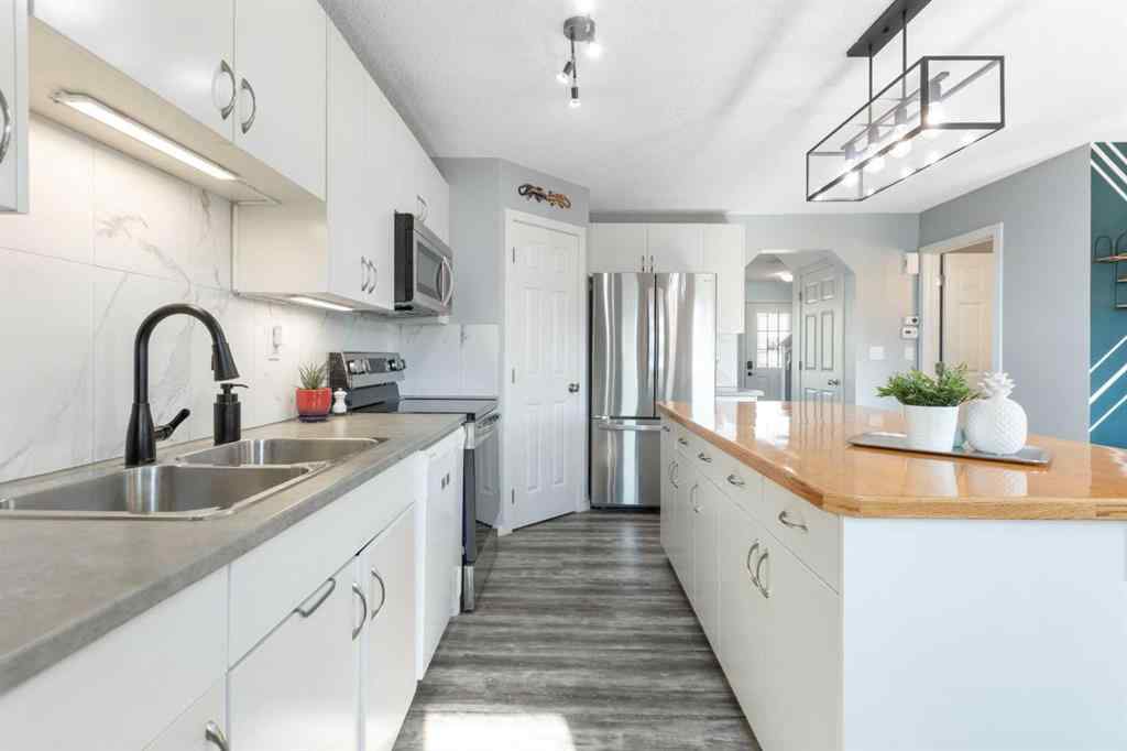 MLS® A2256640 - 186 Citadel Acres Close NW in Citadel Calgary, Residential