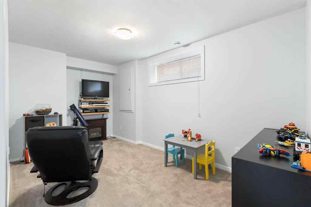 MLS® A2256640 - 186 Citadel Acres Close NW in Citadel Calgary, Residential