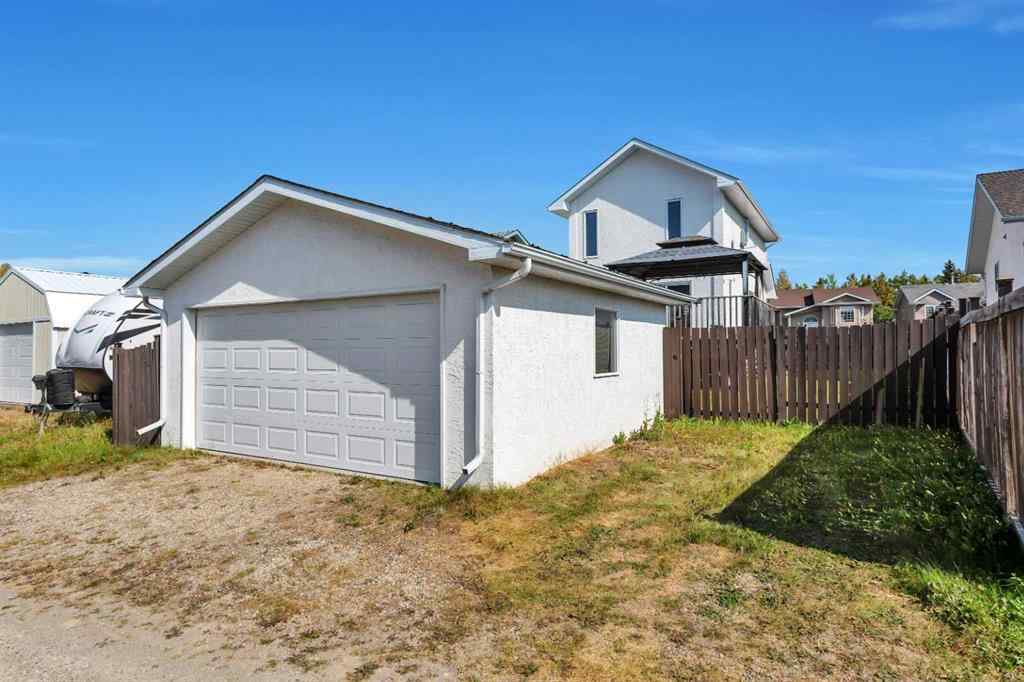MLS® A2256644 - 6516 58 Street  in NONE Rocky Mountain House, Residential