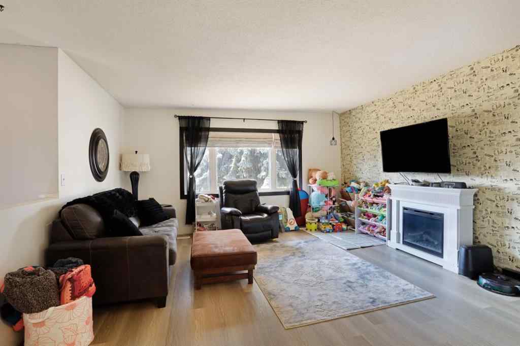 MLS® A2256648 - Unit #A 1008 2 Avenue W in West End Brooks, Residential