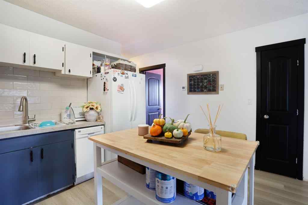 MLS® A2256648 - Unit #A 1008 2 Avenue W in West End Brooks, Residential