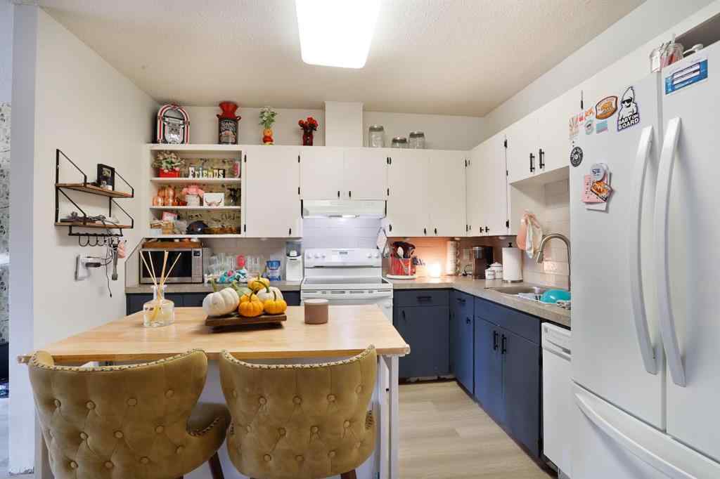 MLS® A2256648 - Unit #A 1008 2 Avenue W in West End Brooks, Residential