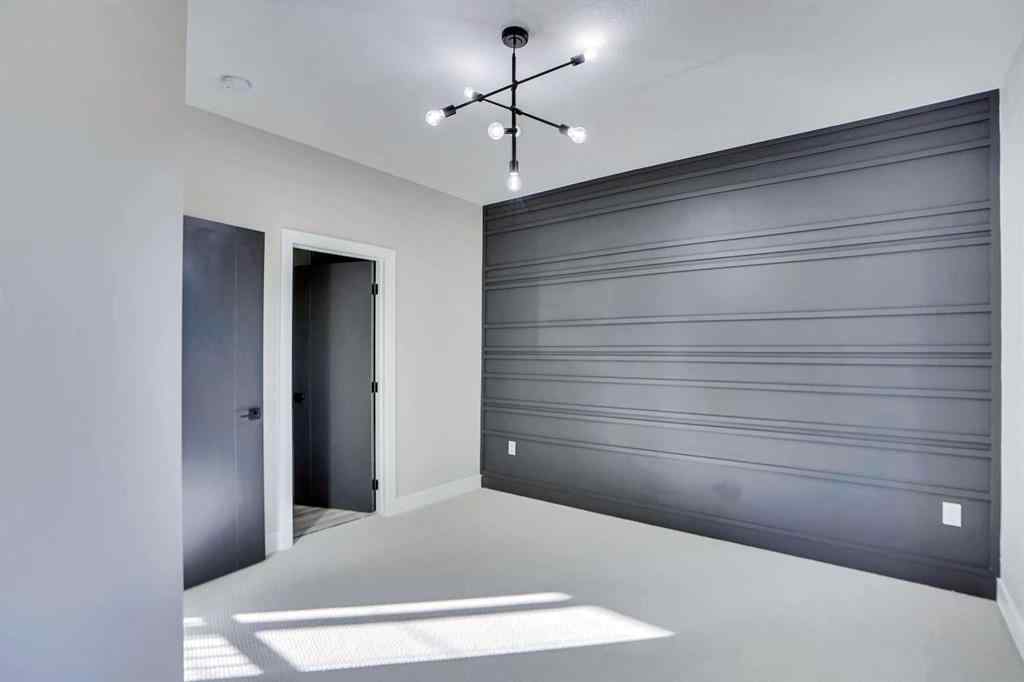 MLS® A2256651 - 1802 19 Avenue NW in Capitol Hill Calgary, Residential
