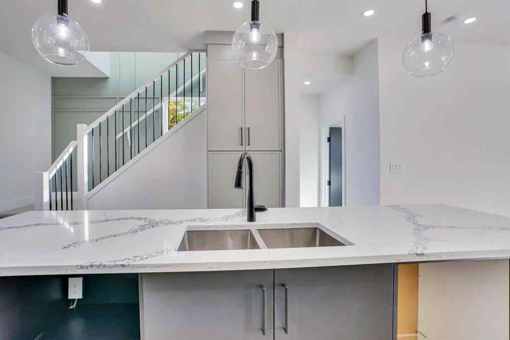 MLS® A2256651 - 1802 19 Avenue NW in Capitol Hill Calgary, Residential