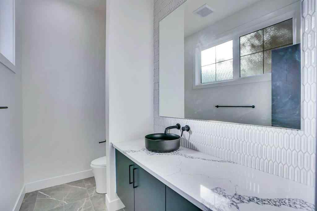 MLS® A2256651 - 1802 19 Avenue NW in Capitol Hill Calgary, Residential