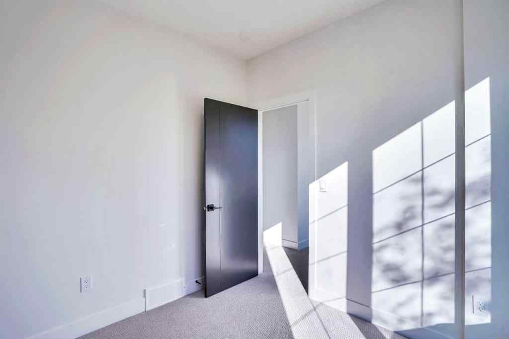 MLS® A2256651 - 1802 19 Avenue NW in Capitol Hill Calgary, Residential