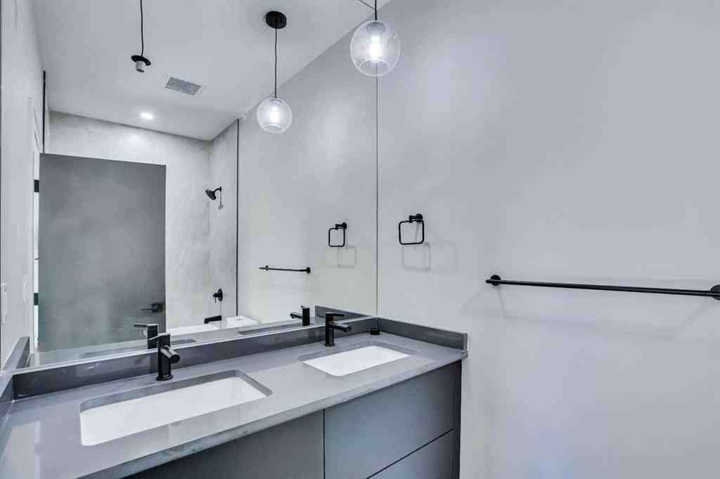 MLS® A2256651 - 1802 19 Avenue NW in Capitol Hill Calgary, Residential