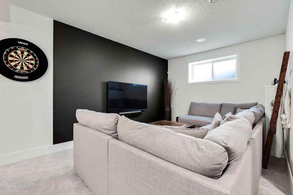 MLS® A2256656 - 3015 26 Street SW in Killarney/Glengarry Calgary, Residential