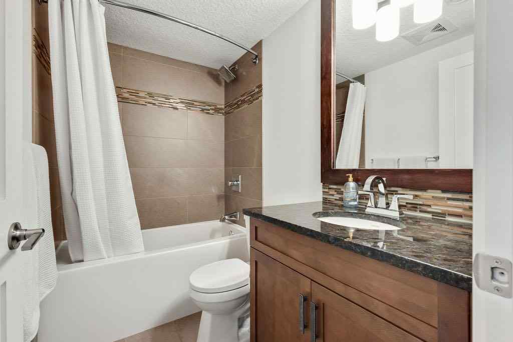 MLS® A2256656 - 3015 26 Street SW in Killarney/Glengarry Calgary, Residential