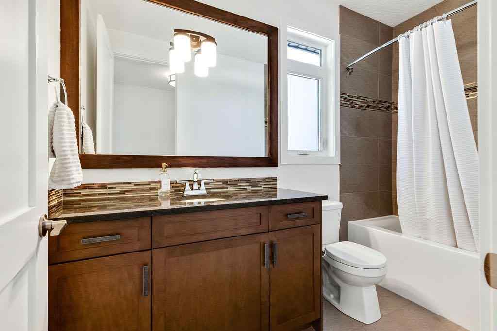MLS® A2256656 - 3015 26 Street SW in Killarney/Glengarry Calgary, Residential