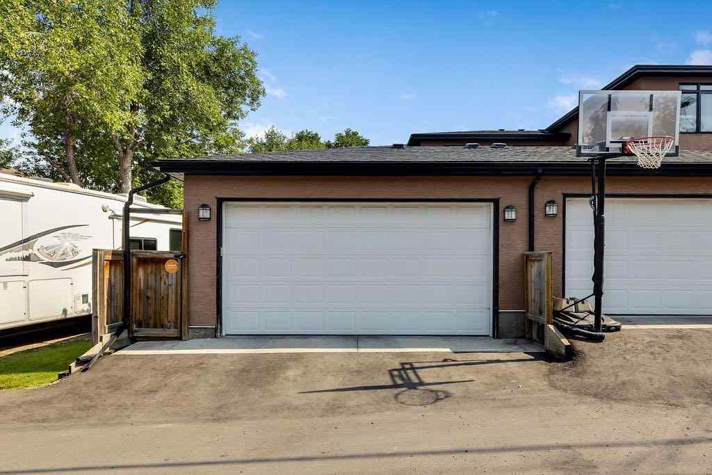 MLS® A2256656 - 3015 26 Street SW in Killarney/Glengarry Calgary, Residential