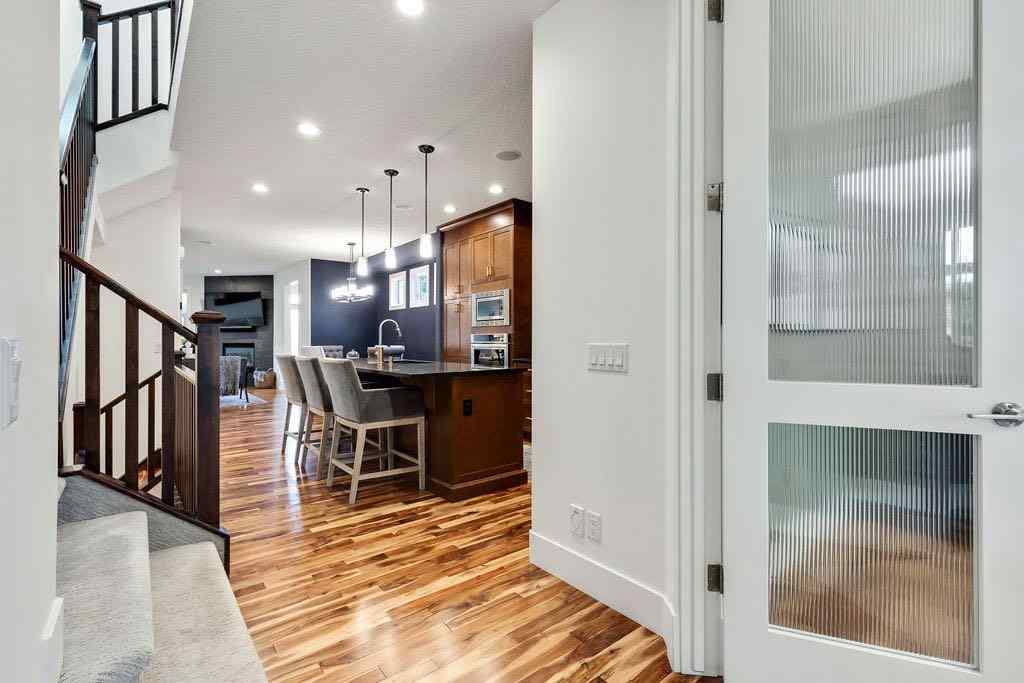 MLS® A2256656 - 3015 26 Street SW in Killarney/Glengarry Calgary, Residential