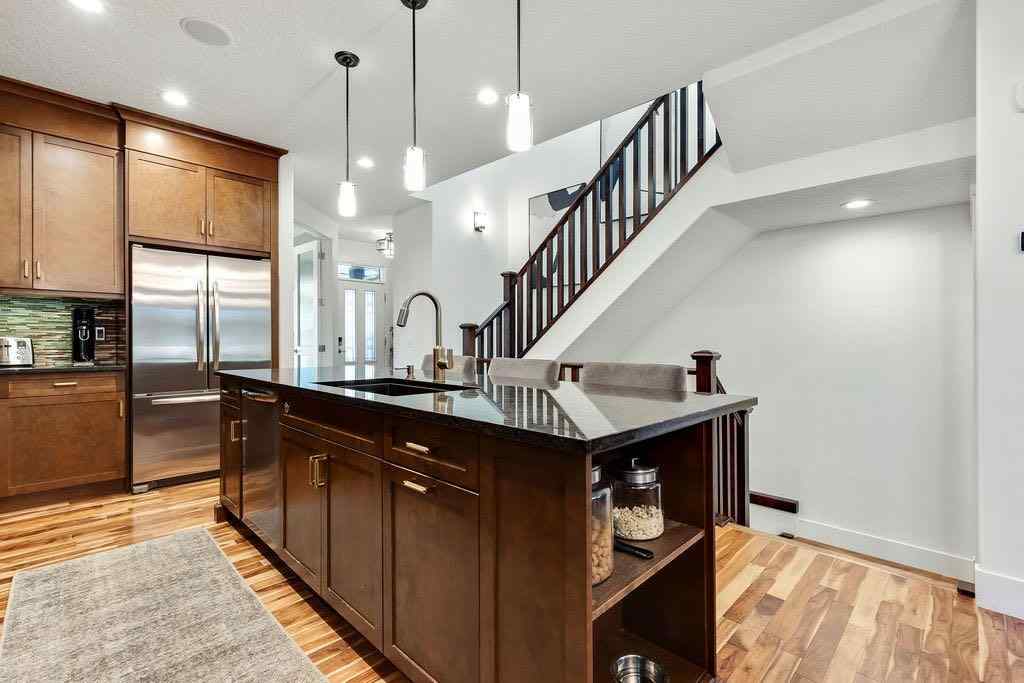 MLS® A2256656 - 3015 26 Street SW in Killarney/Glengarry Calgary, Residential