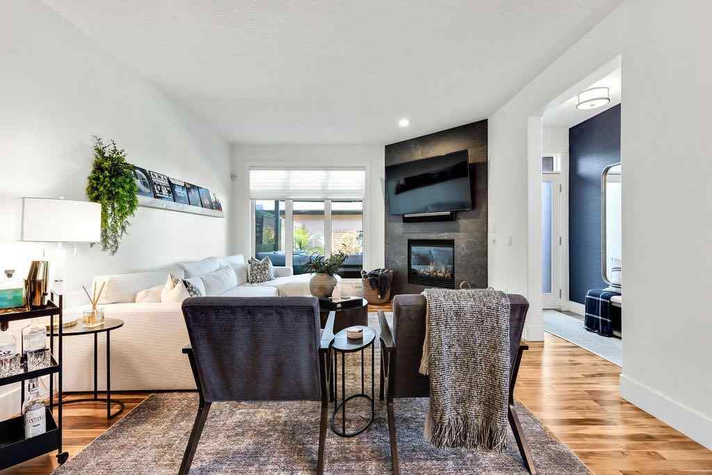 MLS® A2256656 - 3015 26 Street SW in Killarney/Glengarry Calgary, Residential