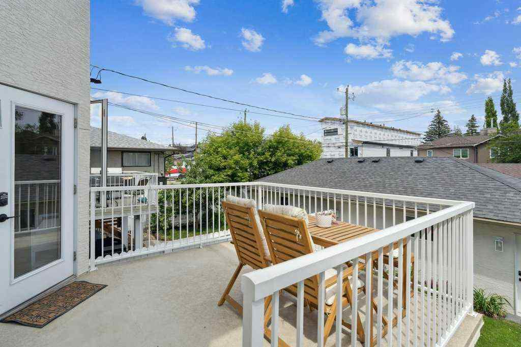 MLS® A2256657 - 2208 33 Street SW in Killarney/Glengarry Calgary, Residential