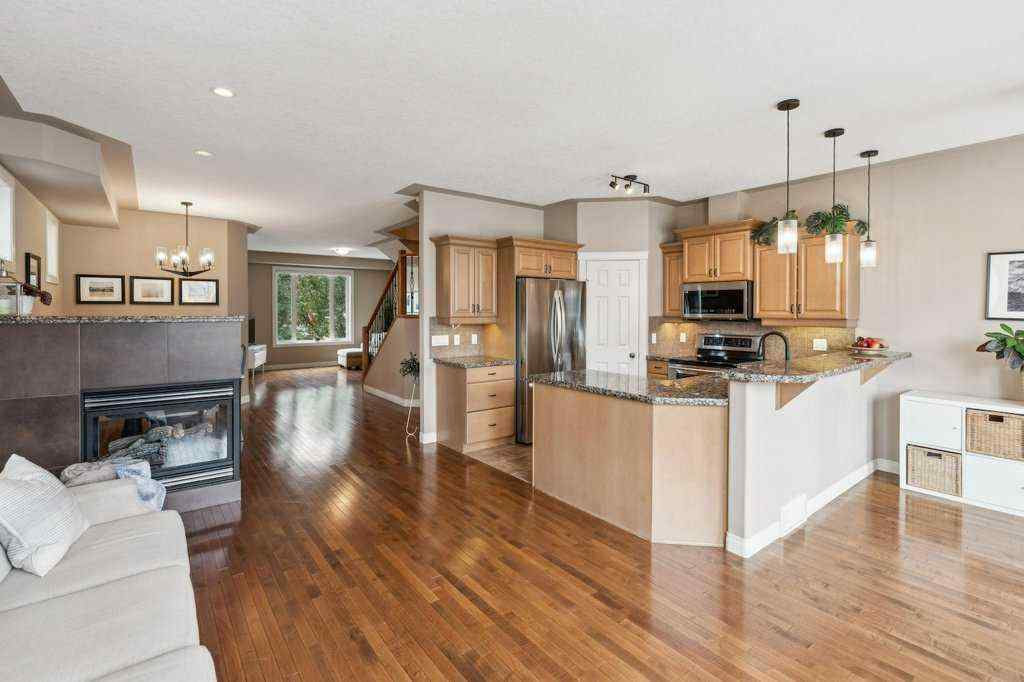 MLS® A2256657 - 2208 33 Street SW in Killarney/Glengarry Calgary, Residential
