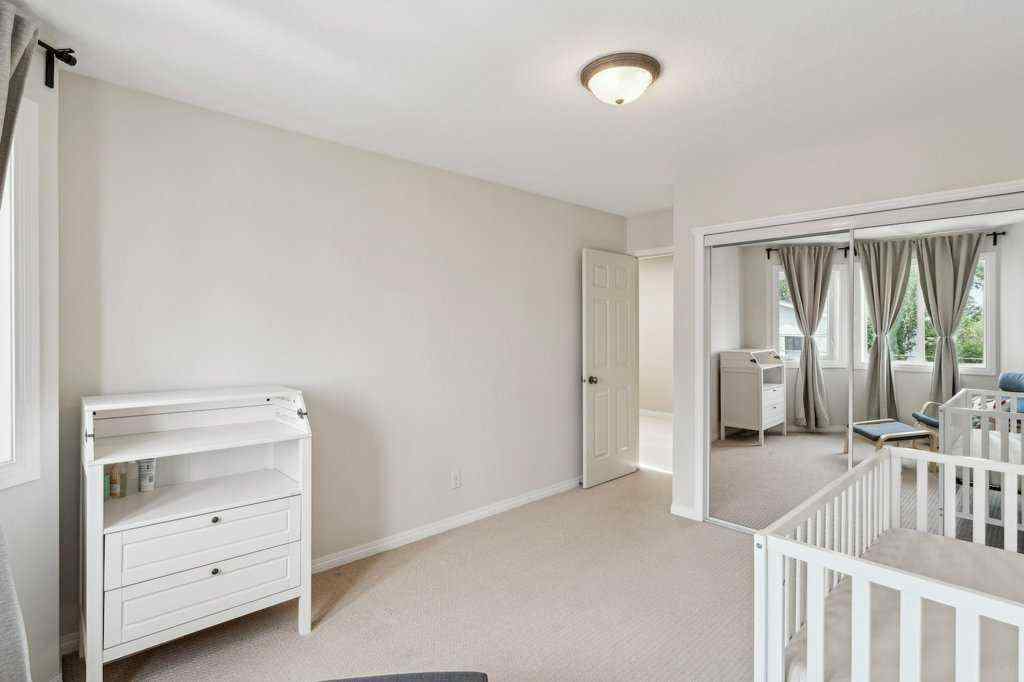 MLS® A2256657 - 2208 33 Street SW in Killarney/Glengarry Calgary, Residential