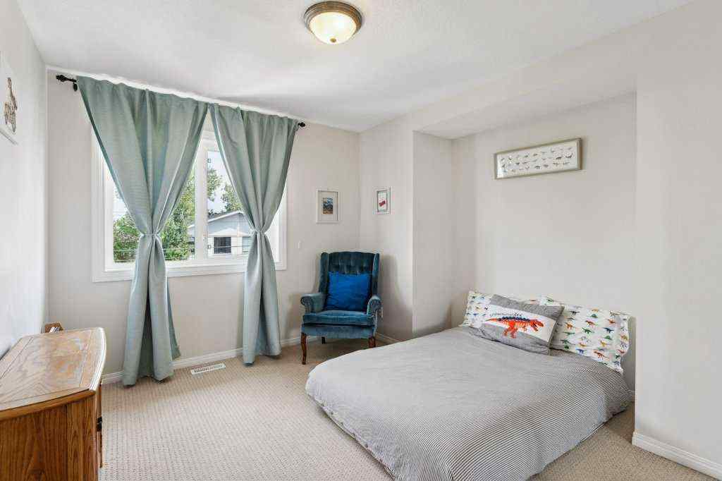 MLS® A2256657 - 2208 33 Street SW in Killarney/Glengarry Calgary, Residential