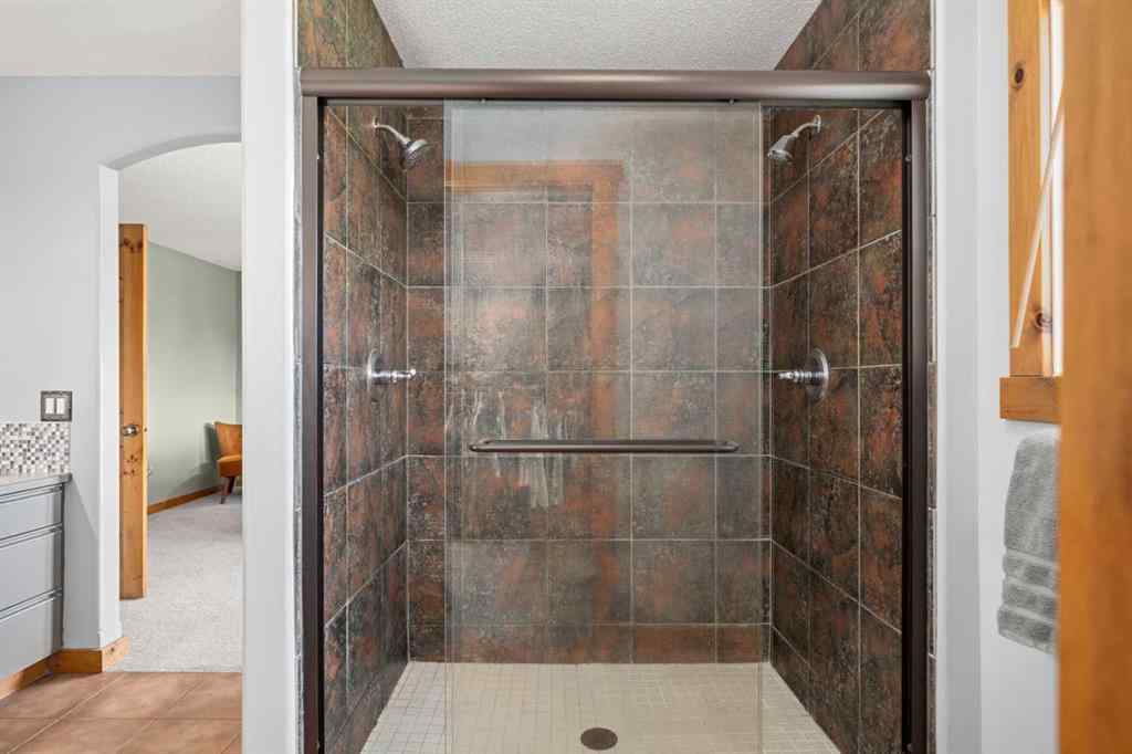 MLS® A2256658 - 122 Hidden Creek Heights NW in Hidden Valley Calgary, Residential