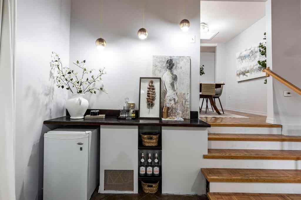 MLS® A2256666 - 978 20 Street NE in Northeast Crescent Heights Medicine Hat, Residential