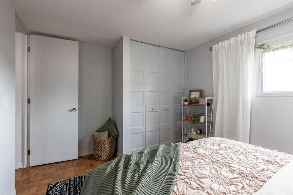 MLS® A2256666 - 978 20 Street NE in Northeast Crescent Heights Medicine Hat, Residential