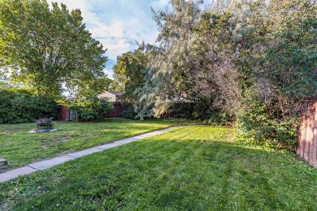 MLS® A2256666 - 978 20 Street NE in Northeast Crescent Heights Medicine Hat, Residential