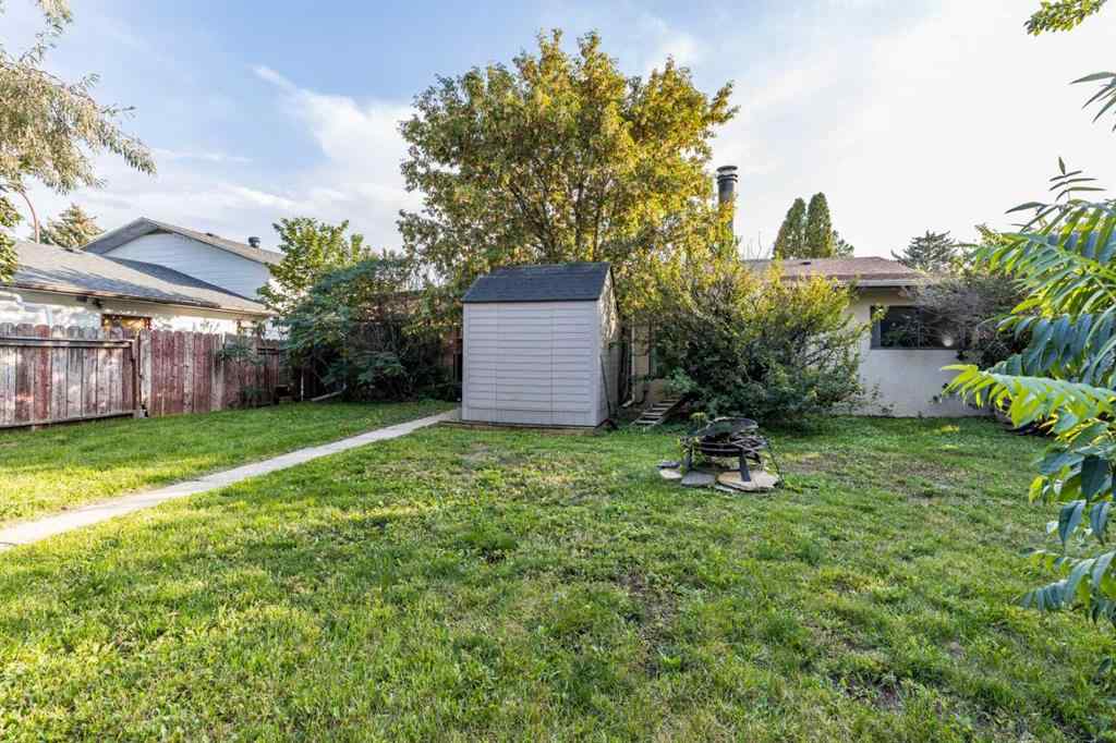 MLS® A2256666 - 978 20 Street NE in Northeast Crescent Heights Medicine Hat, Residential