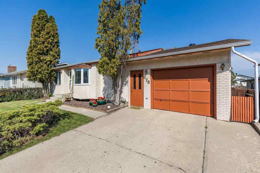 MLS® A2256666 - 978 20 Street NE in Northeast Crescent Heights Medicine Hat, Residential