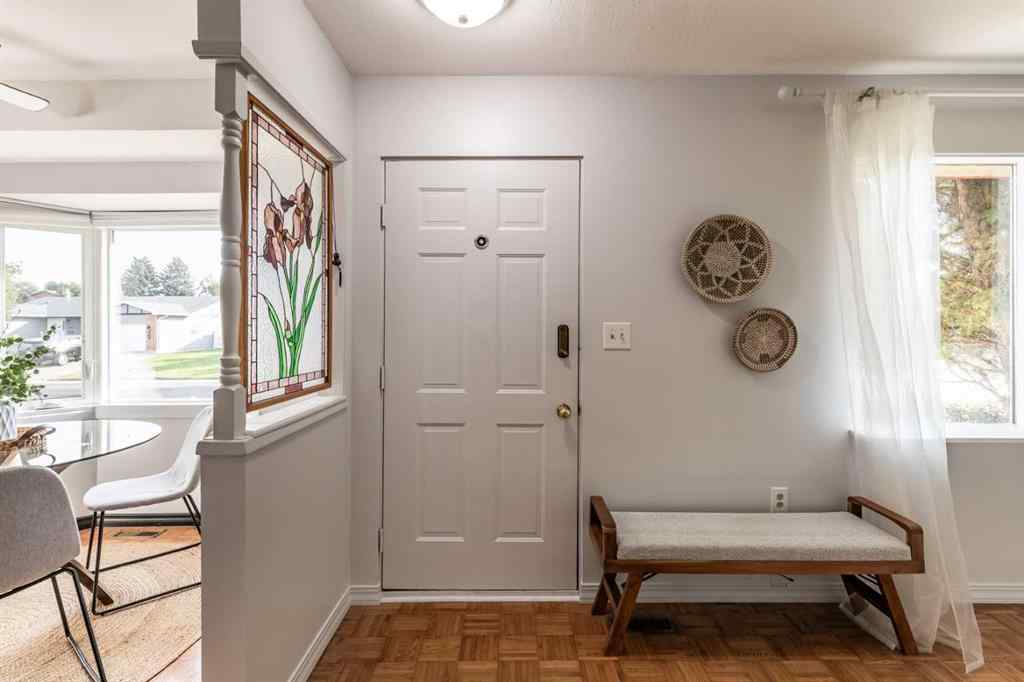 MLS® A2256666 - 978 20 Street NE in Northeast Crescent Heights Medicine Hat, Residential
