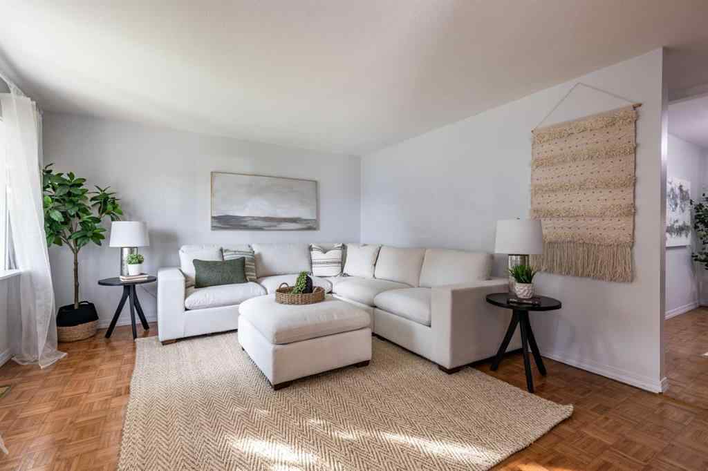 MLS® A2256666 - 978 20 Street NE in Northeast Crescent Heights Medicine Hat, Residential