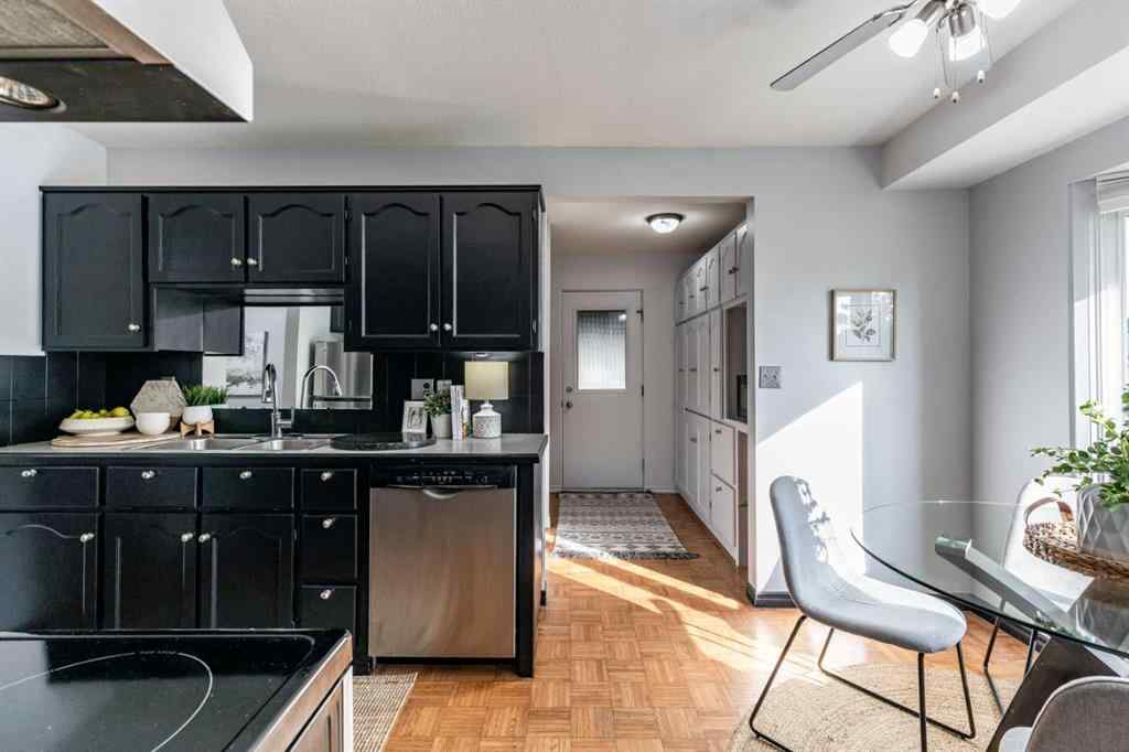 MLS® A2256666 - 978 20 Street NE in Northeast Crescent Heights Medicine Hat, Residential