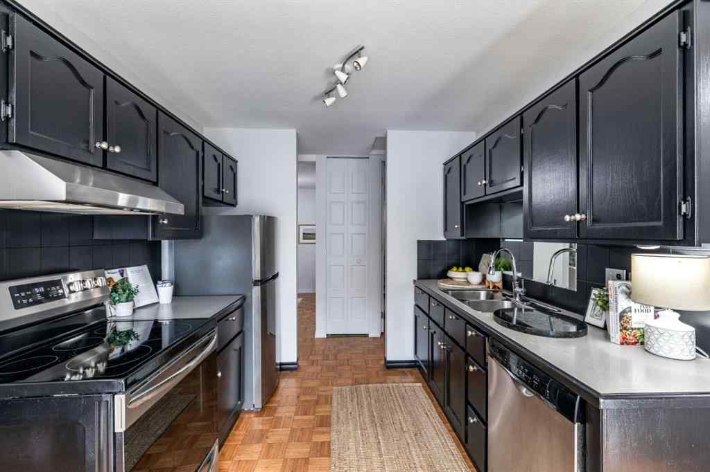 MLS® A2256666 - 978 20 Street NE in Northeast Crescent Heights Medicine Hat, Residential