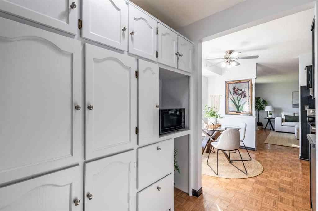 MLS® A2256666 - 978 20 Street NE in Northeast Crescent Heights Medicine Hat, Residential