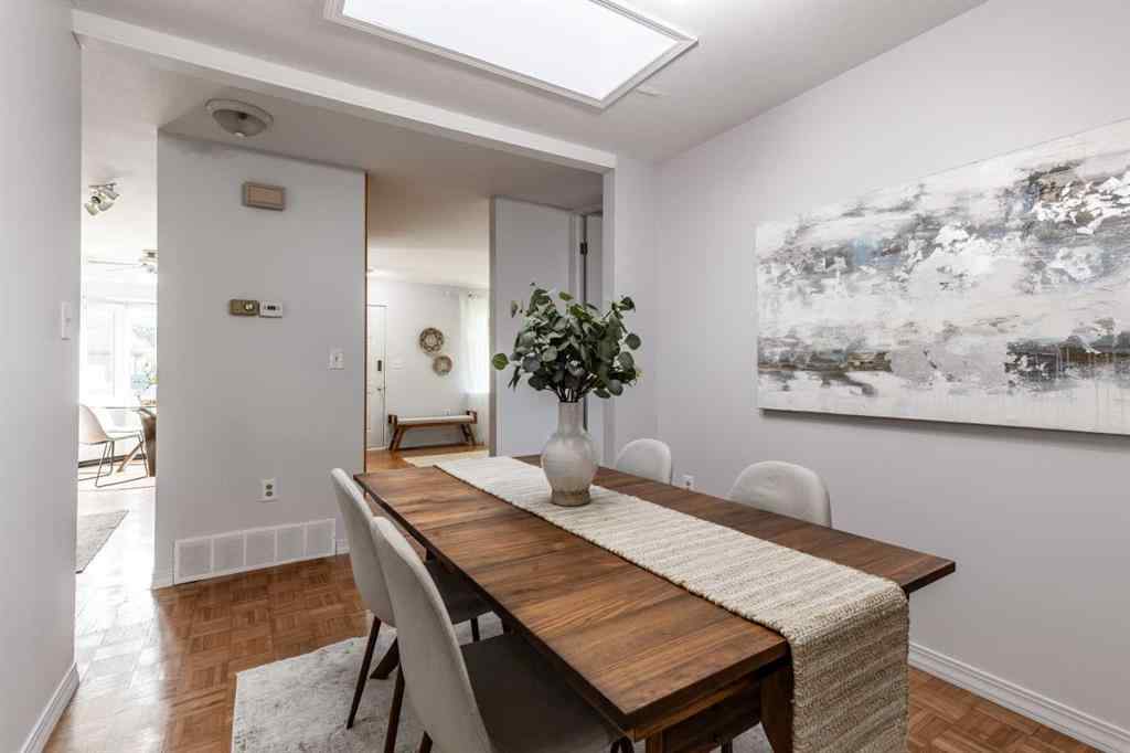 MLS® A2256666 - 978 20 Street NE in Northeast Crescent Heights Medicine Hat, Residential