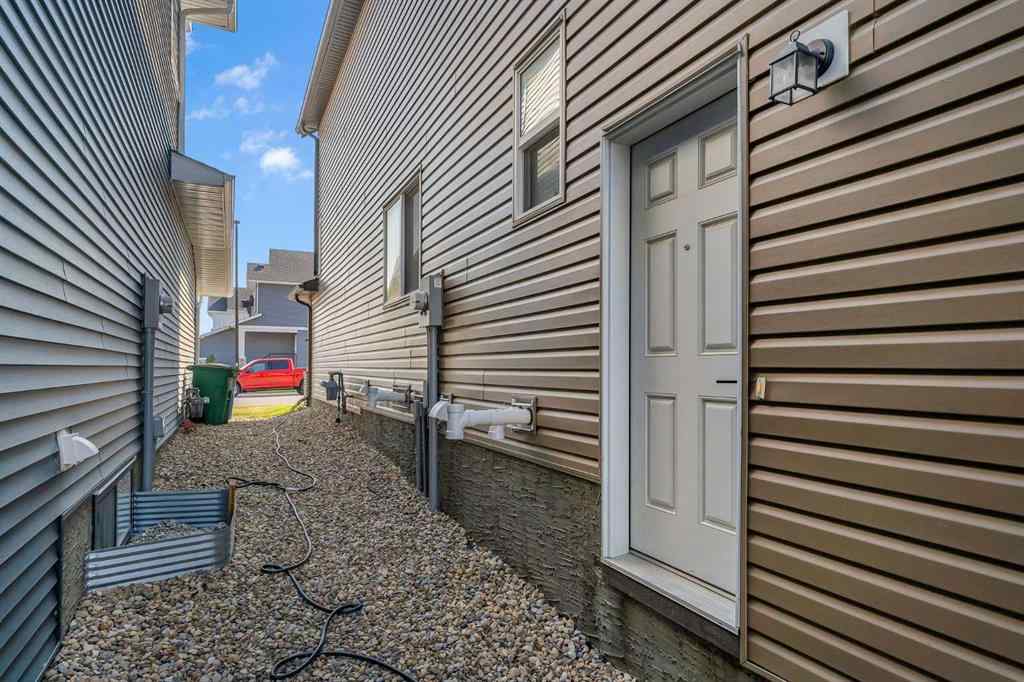 MLS® A2256671 - 1209 Chinook Gate Bay SW in Chinook Gate Airdrie, Residential