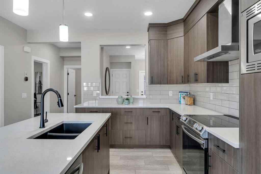 MLS® A2256671 - 1209 Chinook Gate Bay SW in Chinook Gate Airdrie, Residential