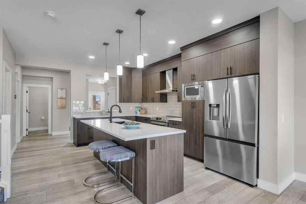 MLS® A2256671 - 1209 Chinook Gate Bay SW in Chinook Gate Airdrie, Residential
