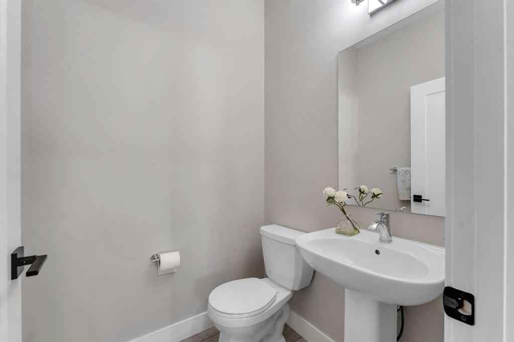 MLS® A2256671 - 1209 Chinook Gate Bay SW in Chinook Gate Airdrie, Residential
