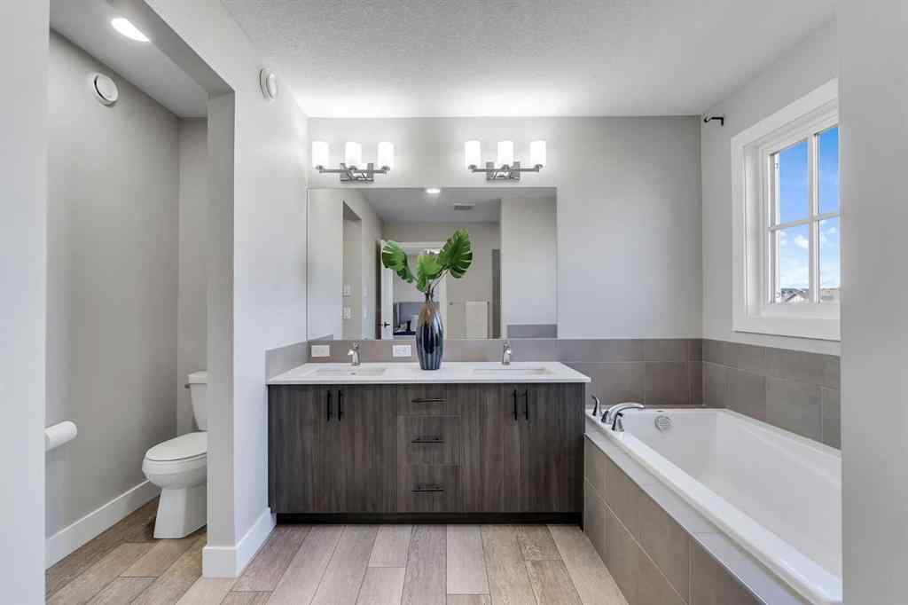 MLS® A2256671 - 1209 Chinook Gate Bay SW in Chinook Gate Airdrie, Residential