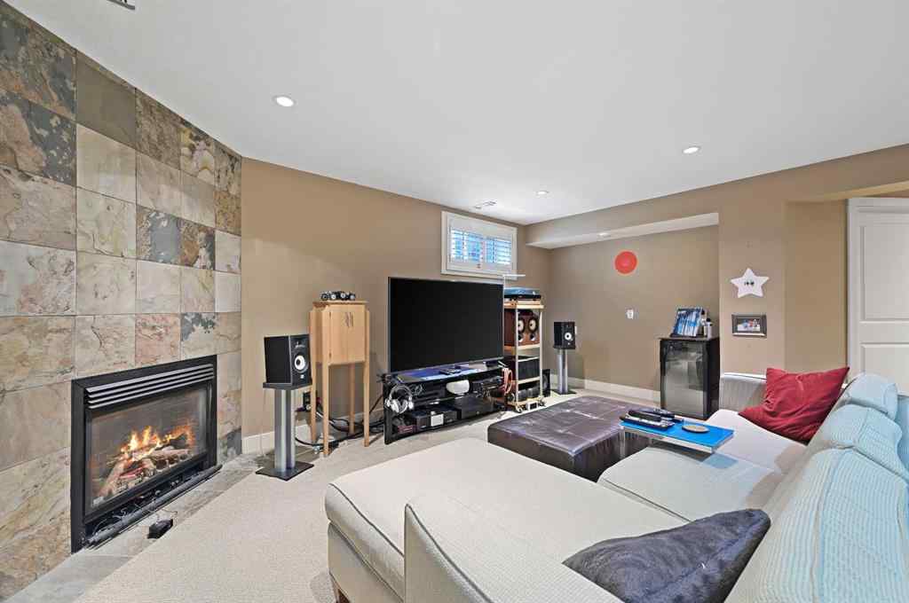 MLS® A2256672 - 41 Strathridge Crescent SW in Strathcona Park Calgary, Residential
