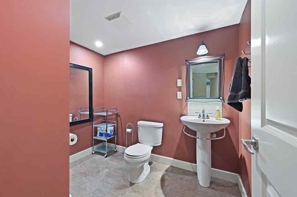MLS® A2256672 - 41 Strathridge Crescent SW in Strathcona Park Calgary, Residential