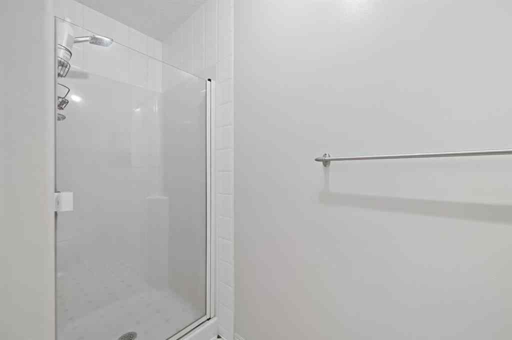 MLS® A2256672 - 41 Strathridge Crescent SW in Strathcona Park Calgary, Residential