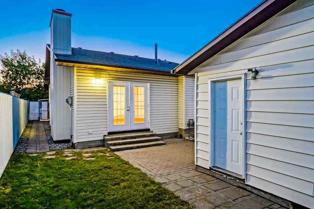 MLS® A2256673 - 128 Bermuda Drive NW in Beddington Heights Calgary, Residential