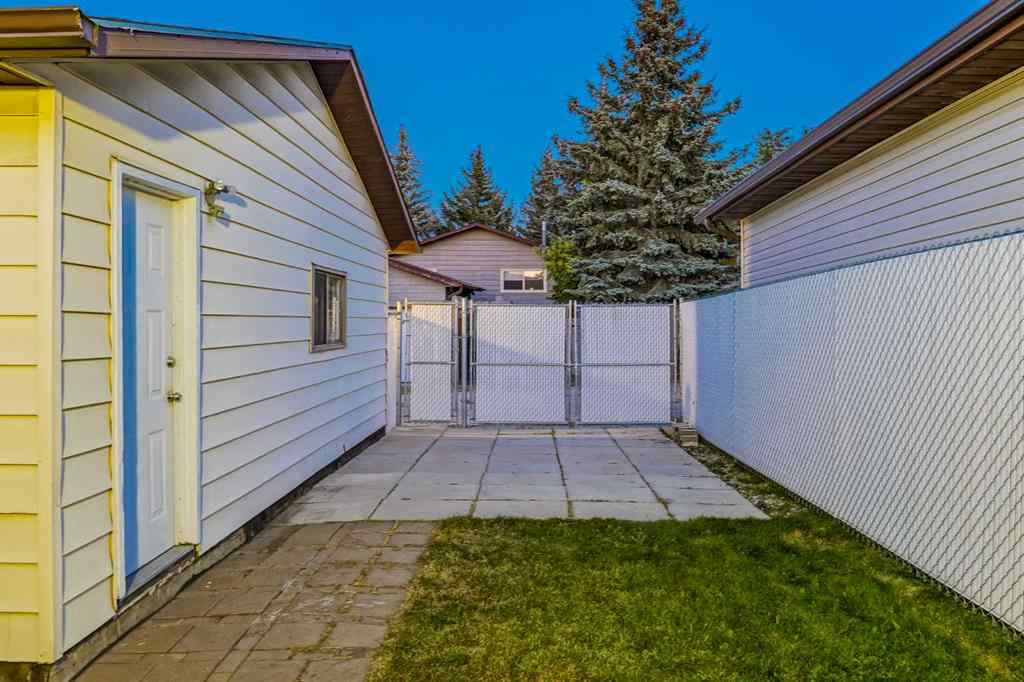 MLS® A2256673 - 128 Bermuda Drive NW in Beddington Heights Calgary, Residential
